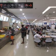 フードコート（プラチナムファッションモール）