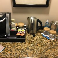 水は毎日補充されます。その他バスローブ、アイロン、ドライヤー