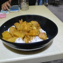 チキンカレーを指差しで注文しました。日本語メニューは無い。
