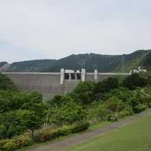 「風の丘」から見た宮ヶ瀬ダム