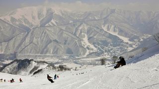 苗場スキー場+かぐらスキー場=日本最大のスキー場?