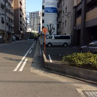 線路沿いに歩くと