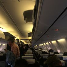 機内