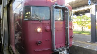 交直両用列車が走る