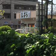 人気店でお客さんが多いです