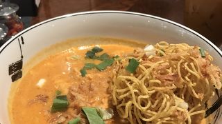 カオソイとタイアイスティーが美味しい