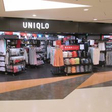 ユニクロ (成田空港第1ビル店)