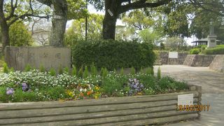 石垣が今も残ています。