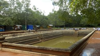 大きなプールが２つ