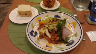 前菜充実、大盛無料のパスタ