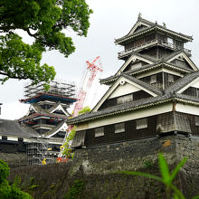 20メートルの高石垣の上に建つ当代きっての櫓