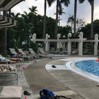 プールは水が暖かいです