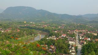 ルアンプラバンの街を一望