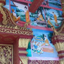 綺麗な本堂の壁画