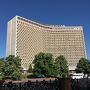 ティムール広場に臨む旧ソ連系建物