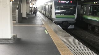 お昼でもそれなりに混んでいます