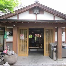 風情ある正面玄関です