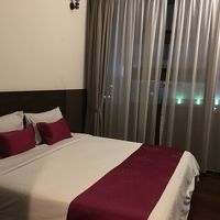 ダブルの部屋。一人なら充分な広さです。