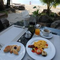 海を眺めながらの朝食は最高