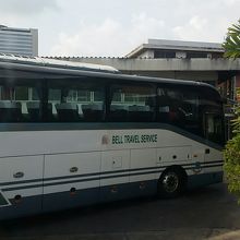 大型バスで移動