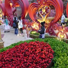 ハートの女王の赤が印象的