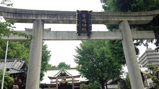 なで牛で有名な神社さん!!