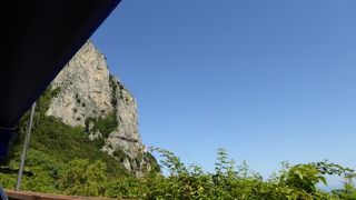 効率よく回るにはこれが一番便利！しかもオープンカーなので気持ちがいい！