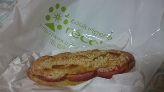 店内はいつも混雑の人気店