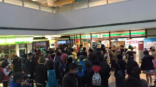 ホンハム駅から直結です