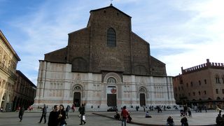 ボローニャ中心はここだけど、観光の中心はここではありません！