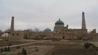 ヒヴァの中でも文様が美しい