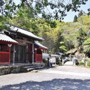 対馬藩主宗家の菩提寺　１３２段の石段を登り歴代藩主墓所に至る