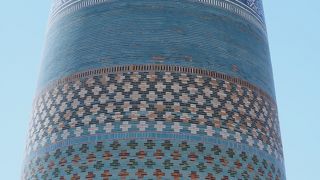 西門を入るとすぐにあります