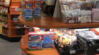 お菓子も買える