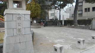 和歌山城の石垣に使った石切り場が残っています