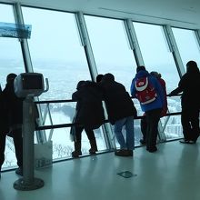 全面ガラス張りの展望。