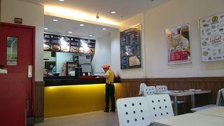 バリ風ファストフード店