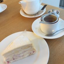 チーズケーキと紅茶。
