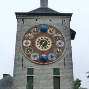 天文時計が美しい塔です