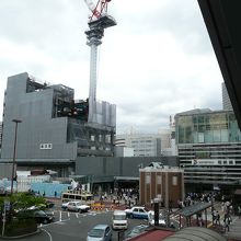 横浜駅西口側から見た工事中の駅舎