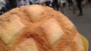 行列のふわふわジャンボメロンパン