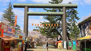 全国の護国神社の中でも最初期のもの