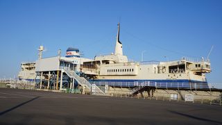 船に近づくにしたがって