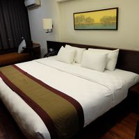 スーペリアルーム　ベットはクイーンサイズ