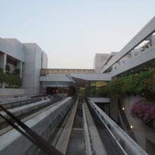 スカイトレインの車窓から