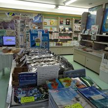 石炭そっくりのお菓子もありました。