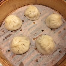 鮮肉小籠包 5個  HK$45.00（約600円）