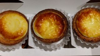 焼きたてチーズタルト