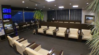 一般的な地方空港のカードラウンジ