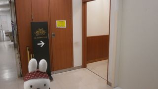 ２０１７年３月３０日にリニューアルされたラウンジ。ダイヤモンドプレミアラウンジとサクララウンジの二つあり(^_-)-☆